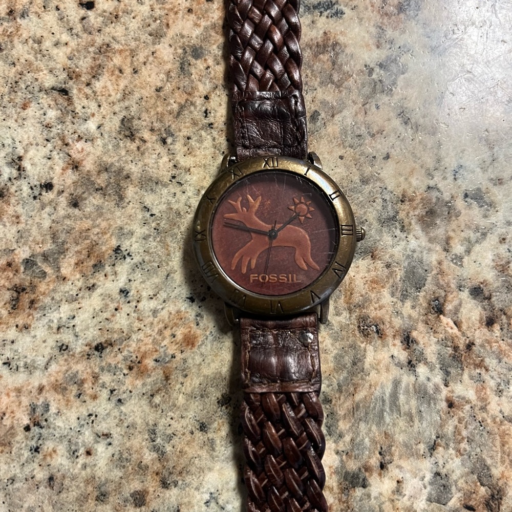 Highly Collectible And Rare 1992 ANTLER DEER WATCH FOSSIL DT-3201
(5000/0613)